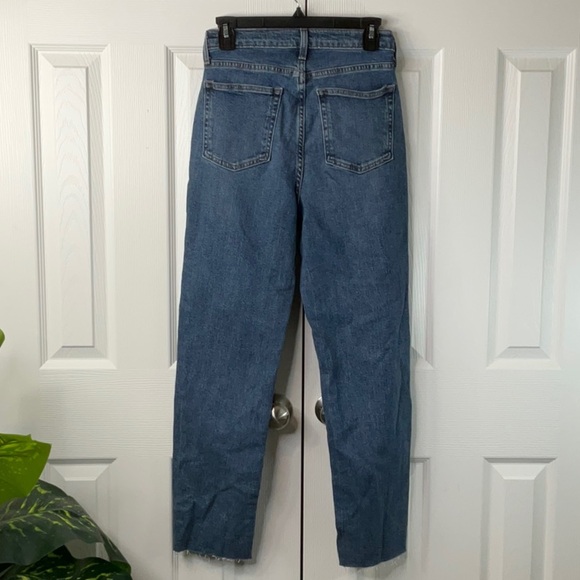 Universal Thread - Women's Mid-Rise 80's Slim Fit Ankle Jeans Medium Wash - Picture 8 of 14